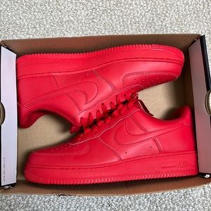 Nike Air Force 1 Triple Red Size 10.5